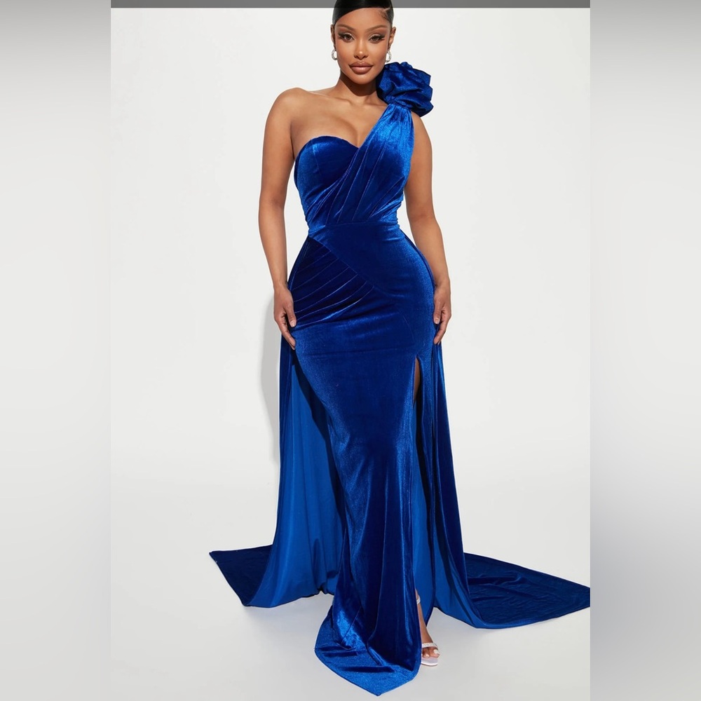 Fashion Nova NWT! Royal Blue Rosalia Stretch Velvet Maxi Dress Size 2X - Picture 1 of 15